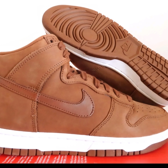 Nike Shoes - Nike Dunk Premium HIGH Pecan-Brown and White